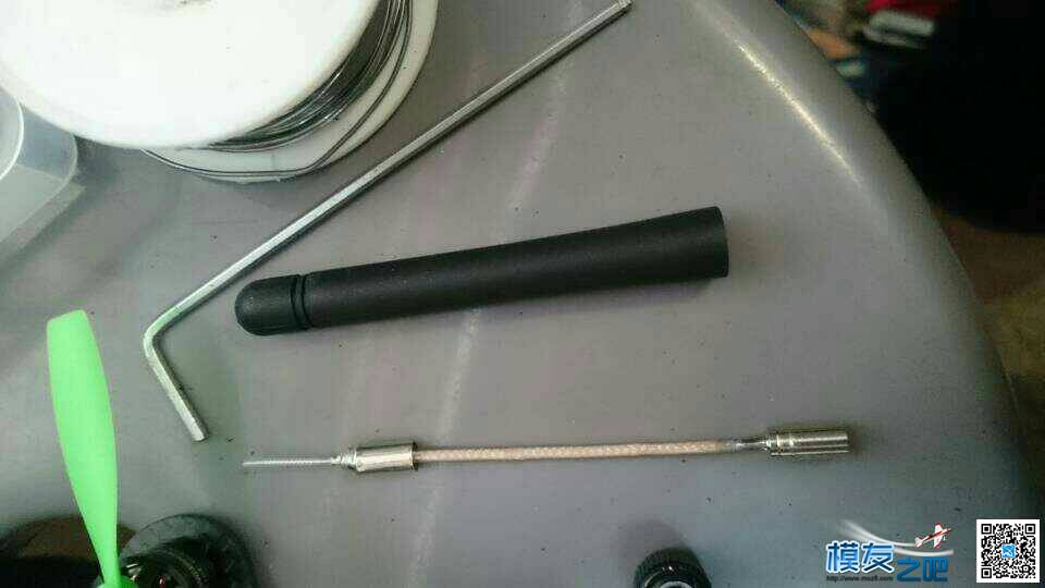 DIY打造6克超微型5. 8G 200mw 8通道170°广角一体图传摄像头教程  作者:GIMAN 9807 