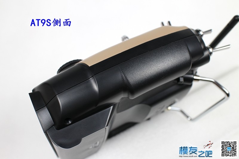 乐迪 AT9S 升级版遥控器 评测一 开箱 [ 老晋玩测试 ] 电池,充电器,遥控器,乐迪,接收机 作者:老晋 346 