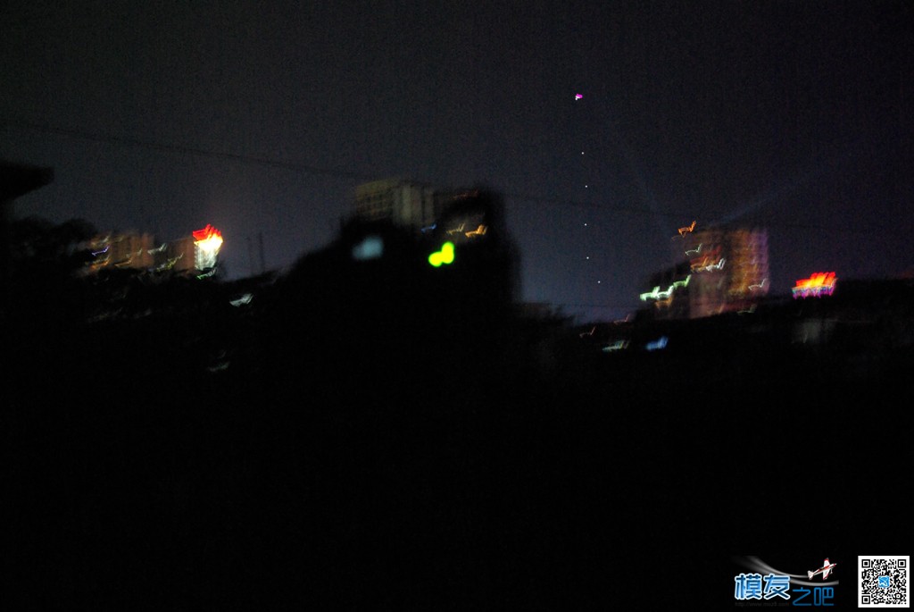 今晚9奌25分前在成都简阳市拍得UFO 简阳市,成都 作者:ho千年胡杨 726 