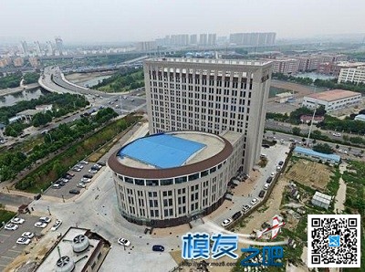 无人机航拍郑州一高校新楼 ：酷似“马桶” 无人机,航模,航拍,涡喷,综合服务 作者:中翼网 303 
