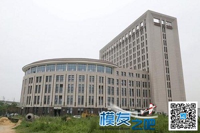 无人机航拍郑州一高校新楼 ：酷似“马桶” 无人机,航模,航拍,涡喷,综合服务 作者:中翼网 8808 