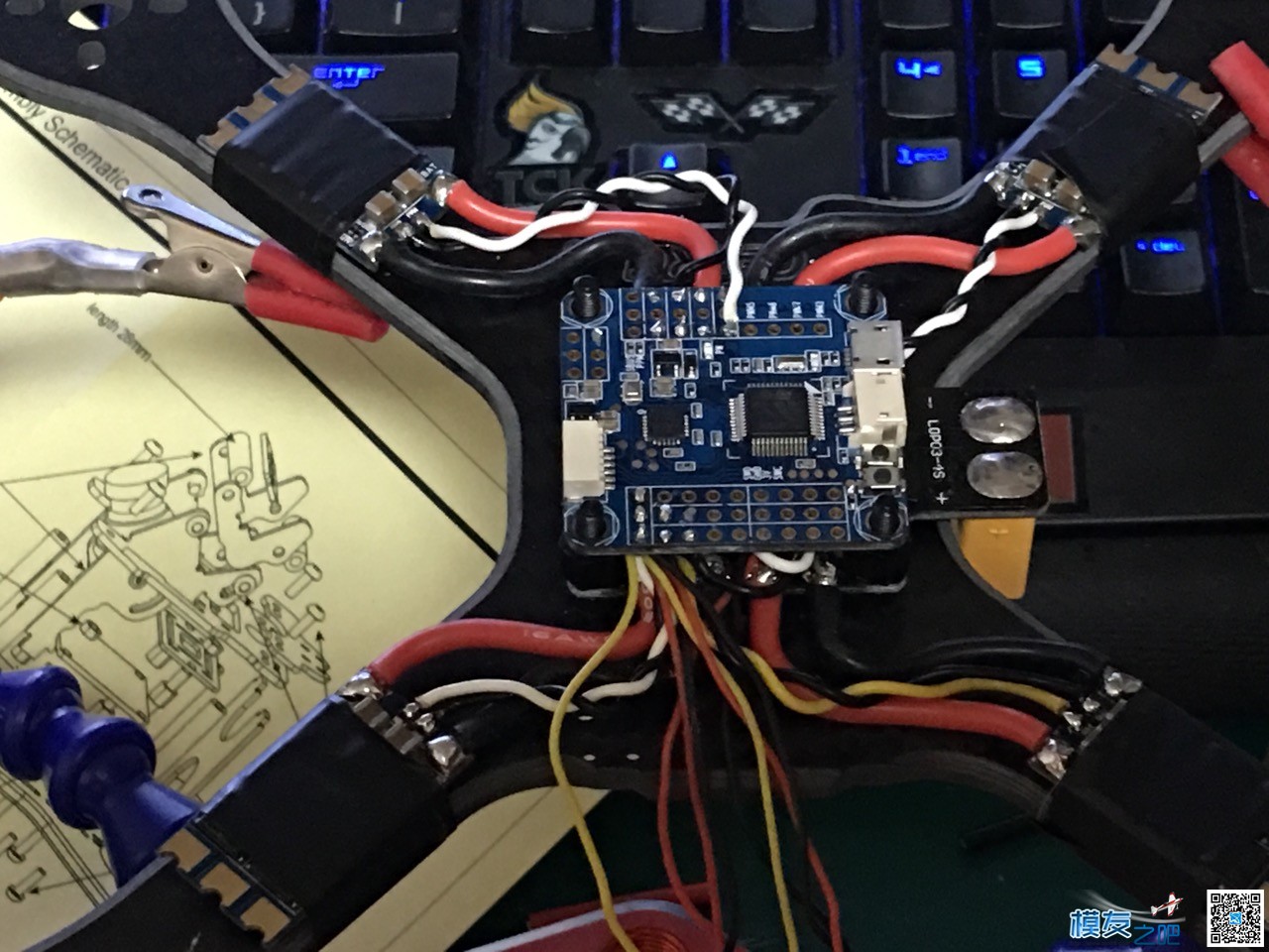 OMNIBUS F3+BUMPBEE 6S 30A+GEPRC-TX5装机贴 飞控,电调,电机,机架,苹果6S参数 作者:jacksondkone 1991 