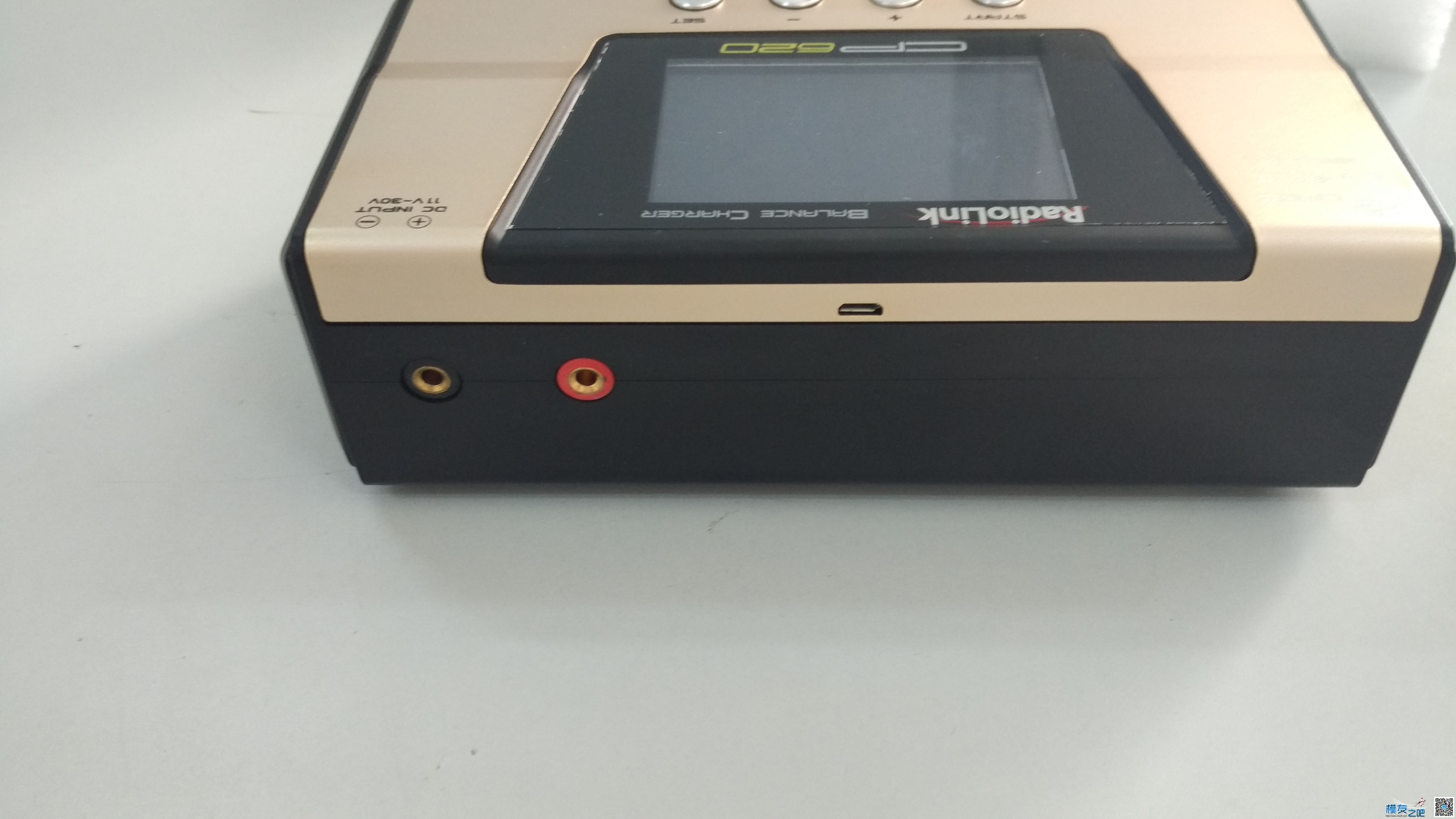 乐迪CP620开箱  评测   使用教程 包装盒,充电器,遥控器,电源线,纪念版 作者:云端纸飞机 8946 