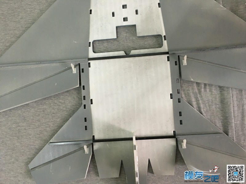 飞天狼 SU30 装机。 飞天茅台53,只狼黑笠之狸,飞天茅台酒,飞天迎宾酒,只狼七本枪 作者:zhutie00 8380 