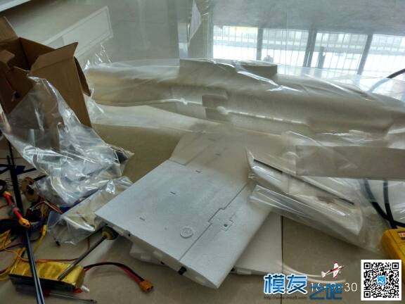 和大家分享一下小胖子的装机 电池,舵机,飞控,电调,FPV 作者:死胖子fpv 563 