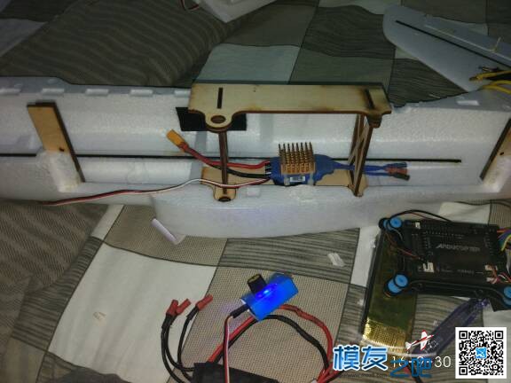 和大家分享一下小胖子的装机 电池,舵机,飞控,电调,FPV 作者:死胖子fpv 4992 