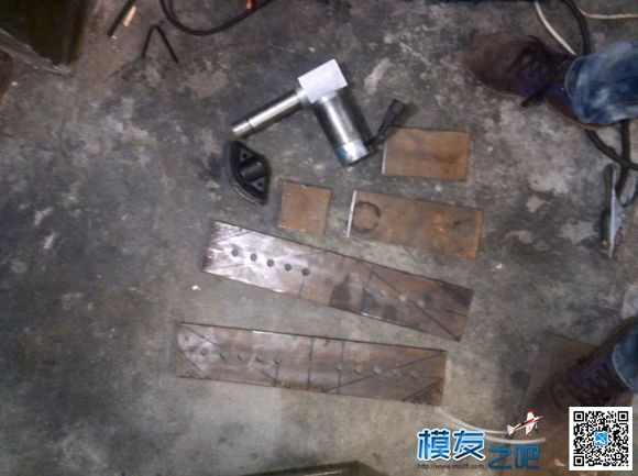 如何制作一辆沙滩车大小的遥控车详解（一） 舵机,电机,天地飞 作者:耍流氓的小屁孩 5382 