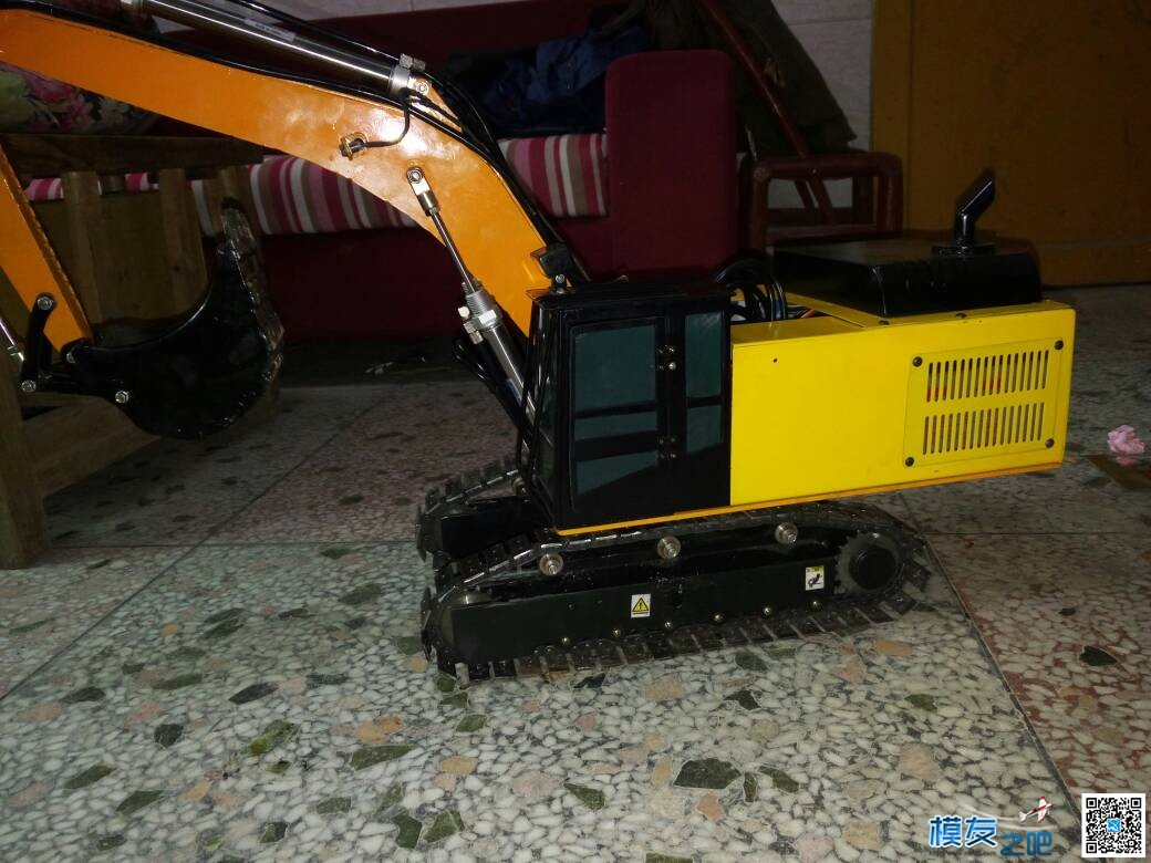 ＜参赛作品＞自制挖机 模型,电机,断断续续,心血来潮,齿轮加工 作者:湖南＜超车道＞ 4566 