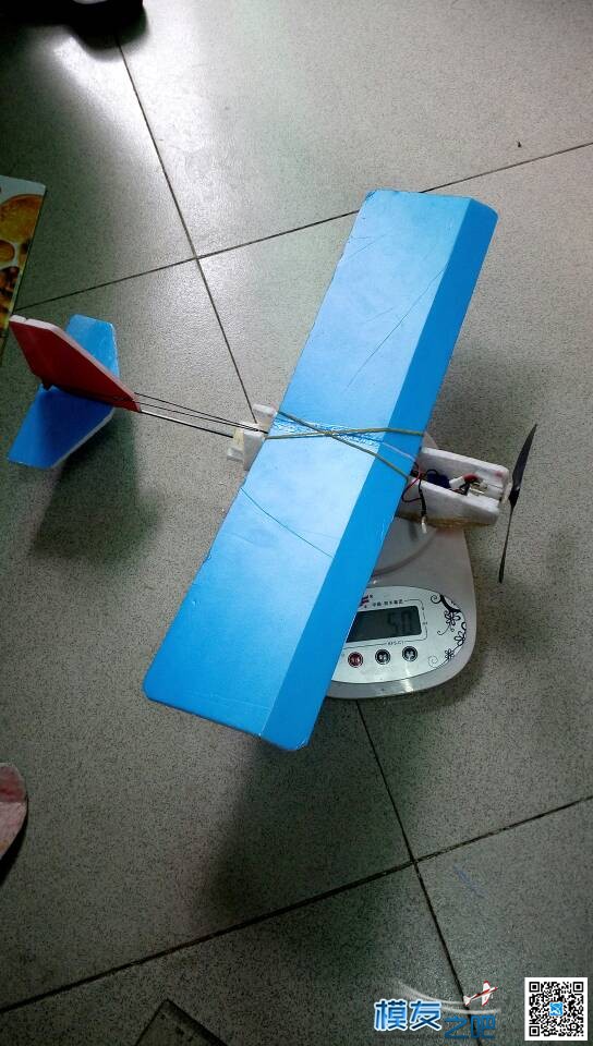 小飞机拉升难 重量增加,电子设备,小飞机,50克,橡皮筋 作者:给力哥 7617 