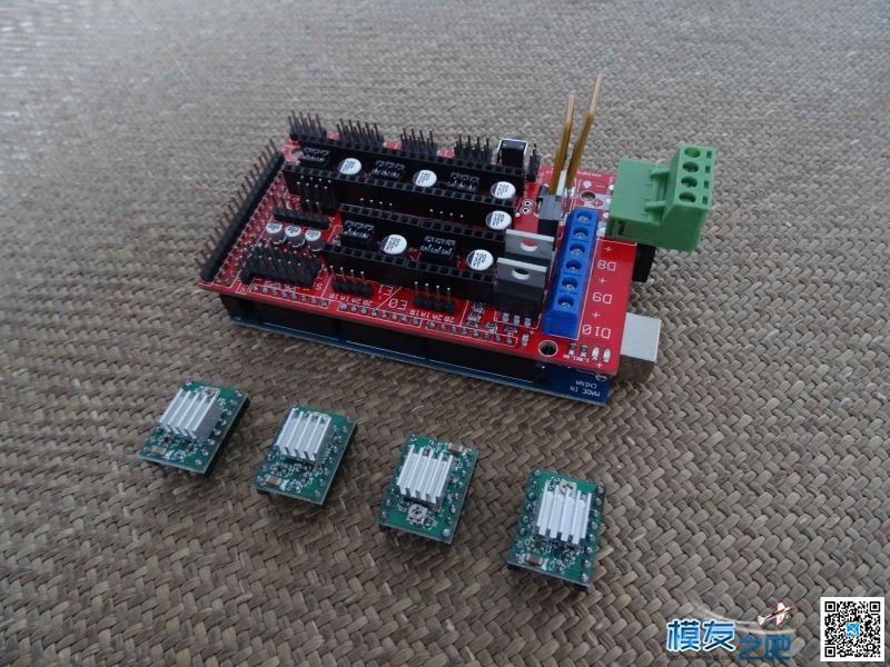 国外开源kossel --3D打印机 打印机,三角形,性价比,便宜,制作 作者:@芋头 2871 