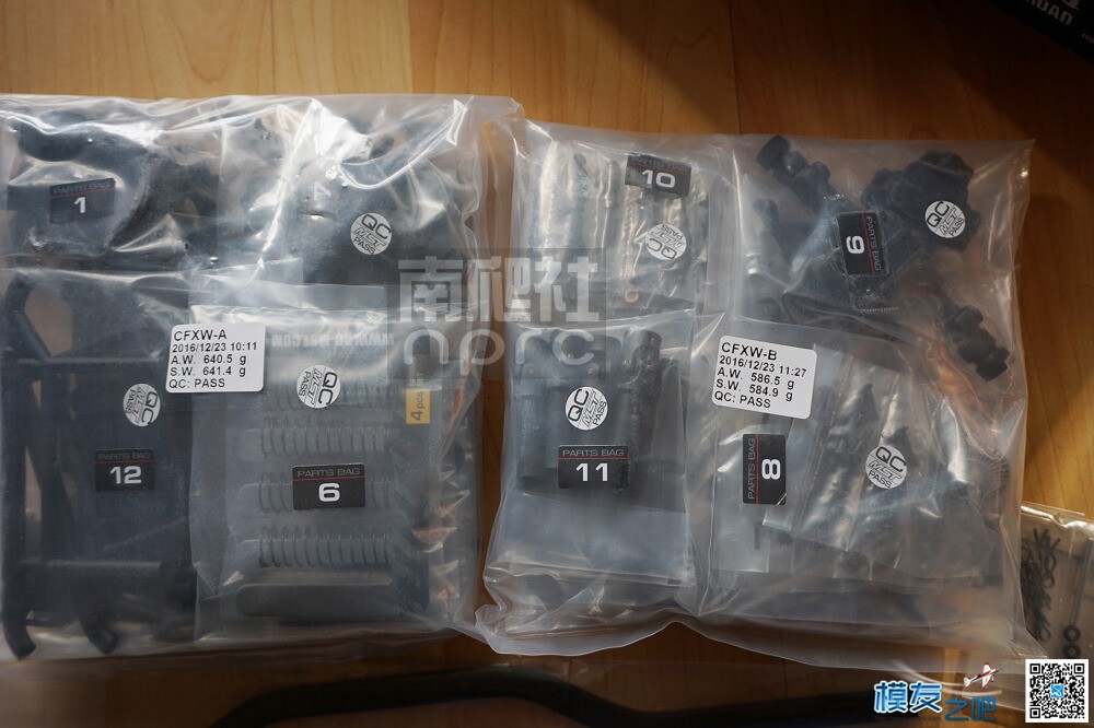 南爬社全国首发门桥MST 1/8 CFX-W开箱图（12月29更新) 电池,电机,桥塌了爬过去 作者:找碴 6978 