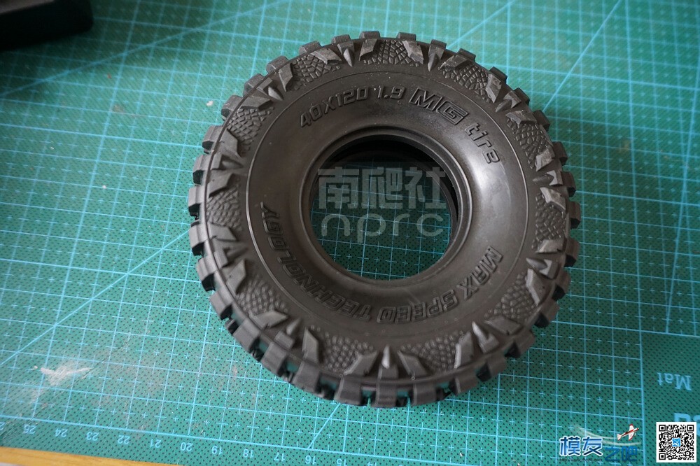 南爬社全国首发门桥MST 1/8 CFX-W开箱图（12月29更新) 电池,电机,桥塌了爬过去 作者:找碴 2465 