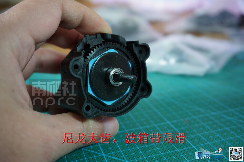 南爬社全国首发门桥MST 1/8 CFX-W开箱图（12月29更新) 电池,电机,桥塌了爬过去 作者:找碴 749 