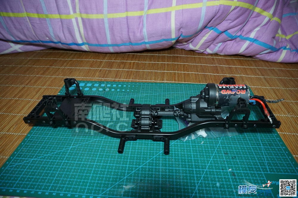 南爬社全国首发门桥MST 1/8 CFX-W开箱图（12月29更新) 电池,电机,桥塌了爬过去 作者:找碴 8965 