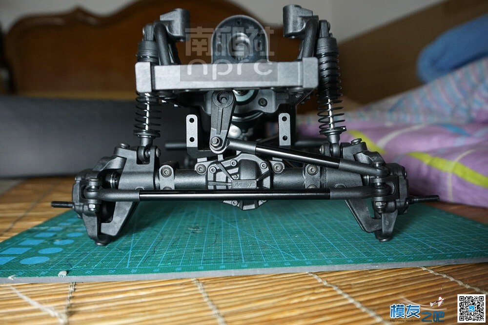 南爬社全国首发门桥MST 1/8 CFX-W开箱图（12月29更新) 电池,电机,桥塌了爬过去 作者:找碴 8472 
