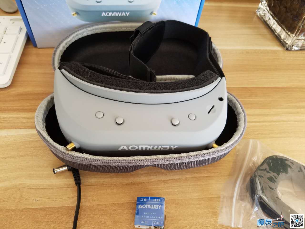 【新品】AOMWAY Commander 3D视频眼镜 FPV 神器开箱 新品,眼镜 作者:锦州二胖 3448 