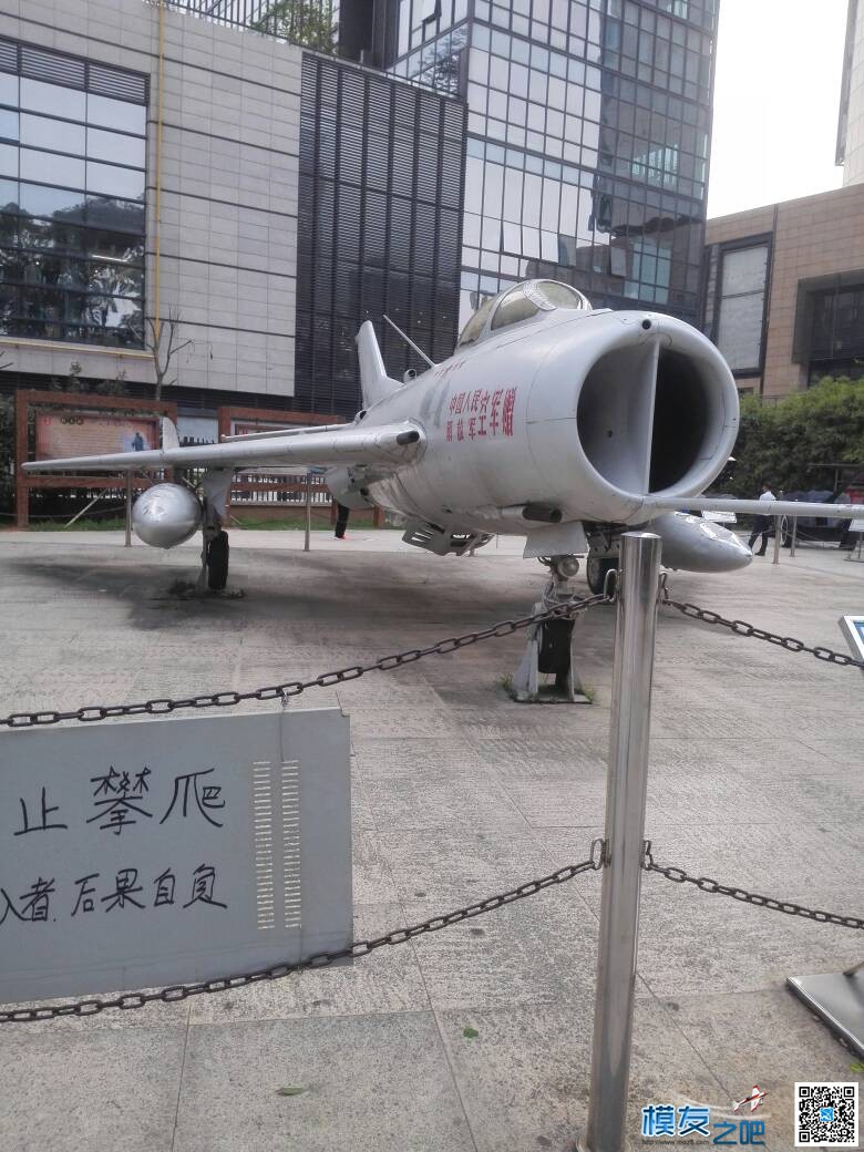 某公园看到的战斗机遗体 F-22战斗机 作者:小贤 4855 