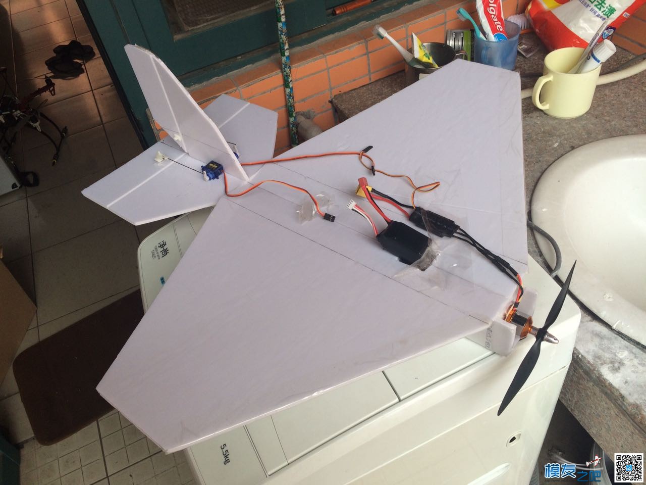 慢机飞翔号固定翼制作 固定翼,电池,舵机,电调,图纸 作者:飞越天际线 1072 