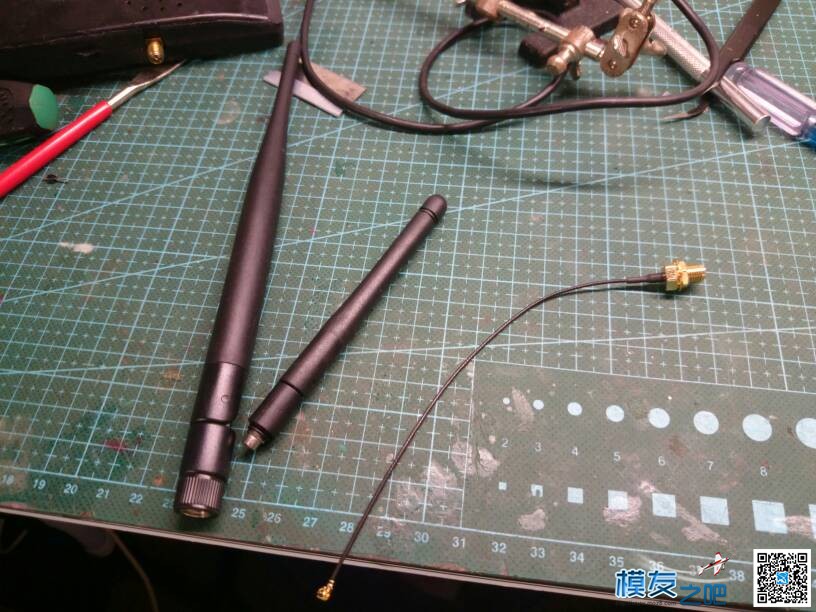 flysky富斯i6x无损改装天线改善天线死角增强距离 天线,富斯,福斯i6s改天线,福斯i6改单天线 作者:SumGle 240 