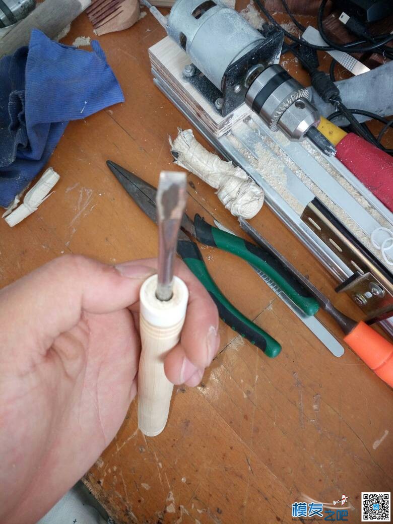 做一个小手电钻  作者:Dk. 7031 