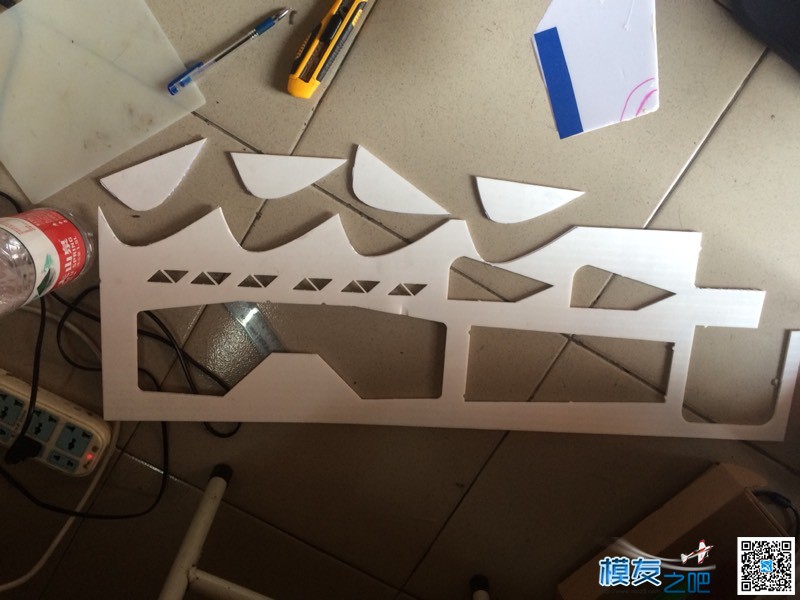 f3p的副翼上有个小翼是有什么作用的 红色圈圈,蓝色圈圈,有什么,减速的 作者:飞越天际线 4038 