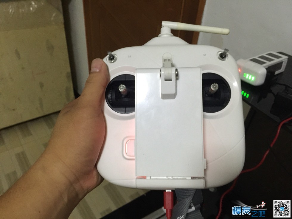 大疆精灵3se   DJI大疆精灵 Phantom 3 SE 4K智能航拍无人机 无人机,电池,充电器,天线,云台 作者:745049129 8326 