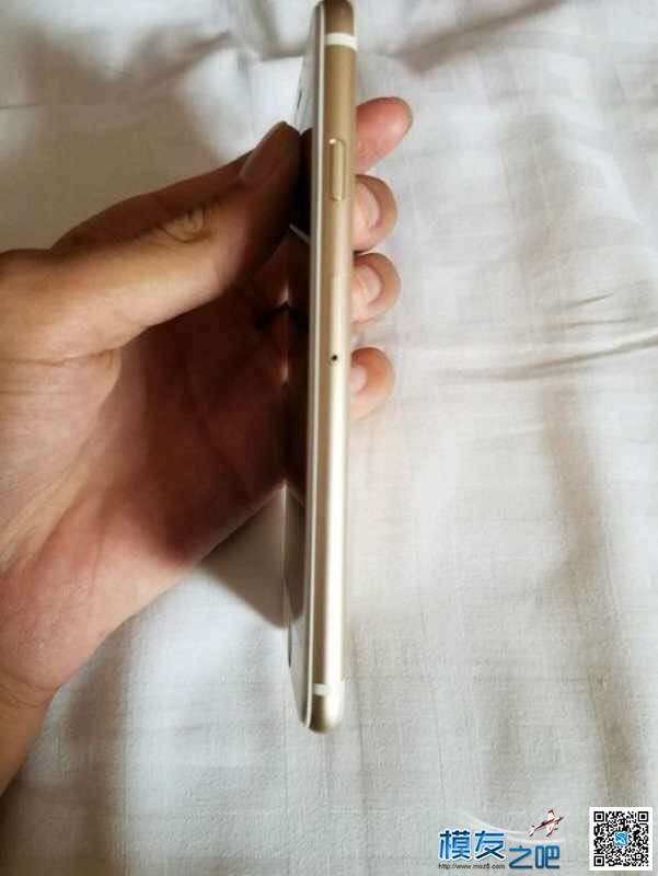 iPhone6s 土豪金 64G  九成新  1588元 充电器 作者:回忆时的留恋 4057 