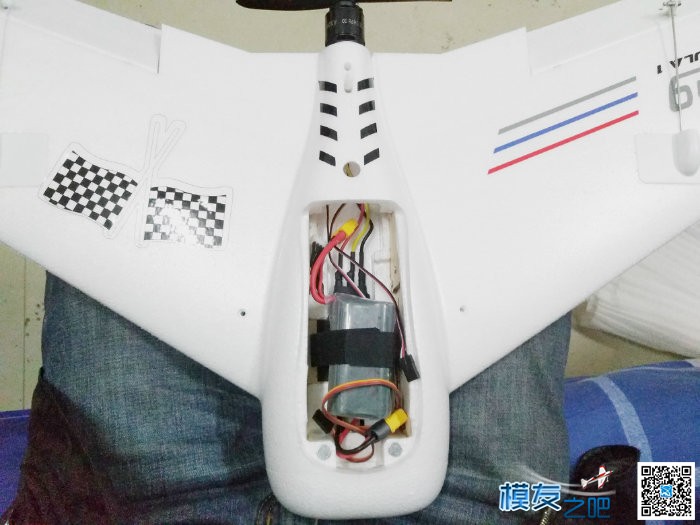 F1 Super wing 833mm 翼展的高性能飞翼 电池,舵机,电调,电机,FPV 作者:卓儿 9057 