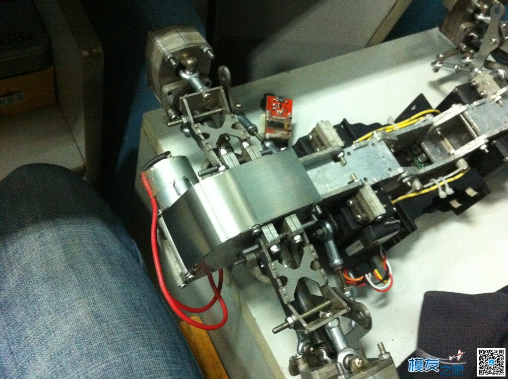 独立悬架攀爬DIY过程 模型,舵机,电机,DIY 作者:zsx4mp 5550 