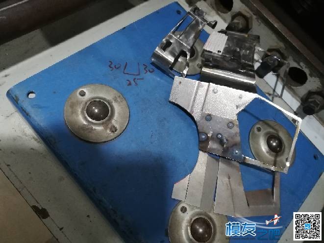 自制J6P金属驾驶室 还在上学,驾驶室,自制,金属,驾驶 作者:杨玉豪 1496 
