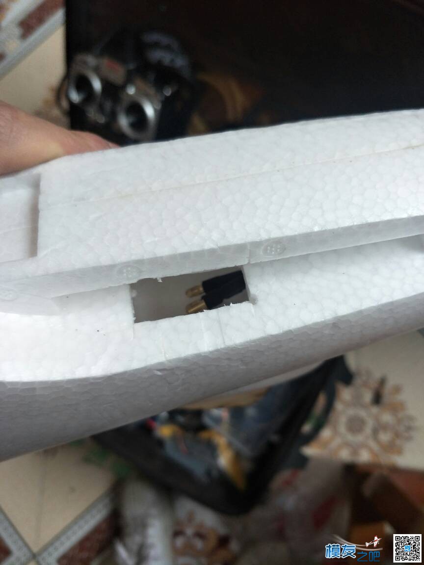 请问APM飞控，玩V尾，打副翼是尾翼舵机跟着修正是正常的吗？ 固定翼,舵机,飞控,APM,正常的 作者:广西，小卢 6858 