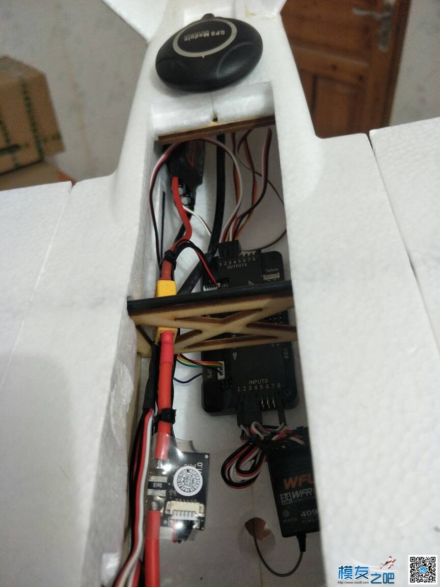 请问APM飞控，玩V尾，打副翼是尾翼舵机跟着修正是正常的吗？ 固定翼,舵机,飞控,APM,正常的 作者:广西，小卢 5168 