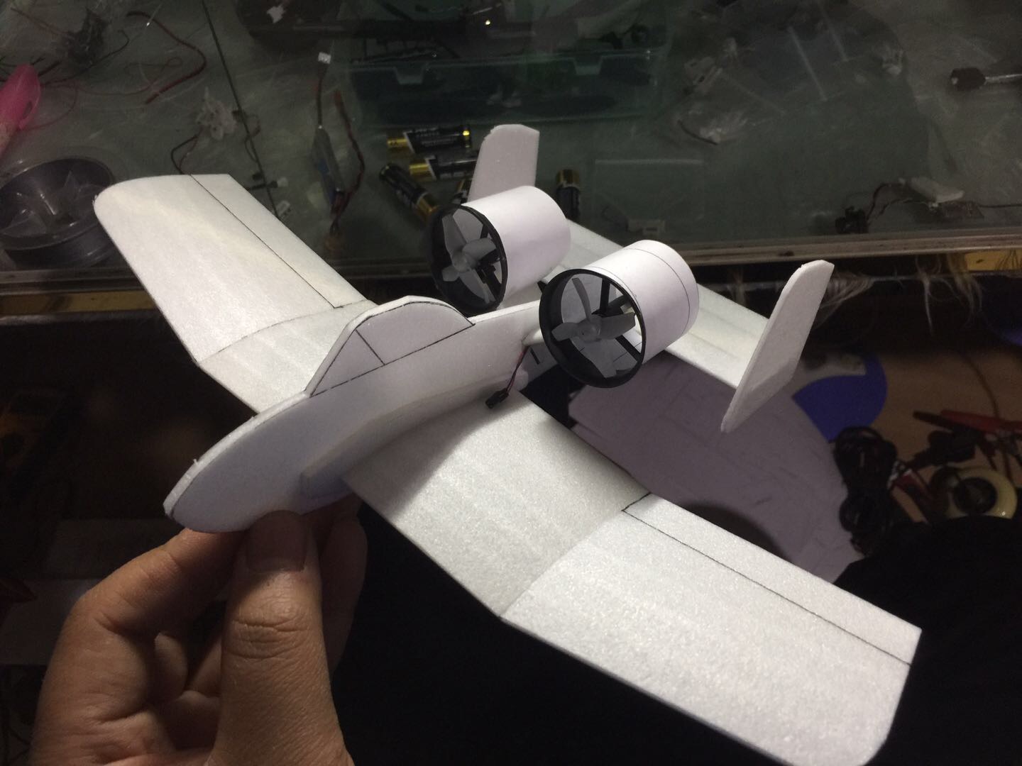 冷落了的小飞机 小飞机纸飞机,小飞机怎么叠,飞机小制作,回旋小飞机,小飞机配件 作者:空小白 2618 