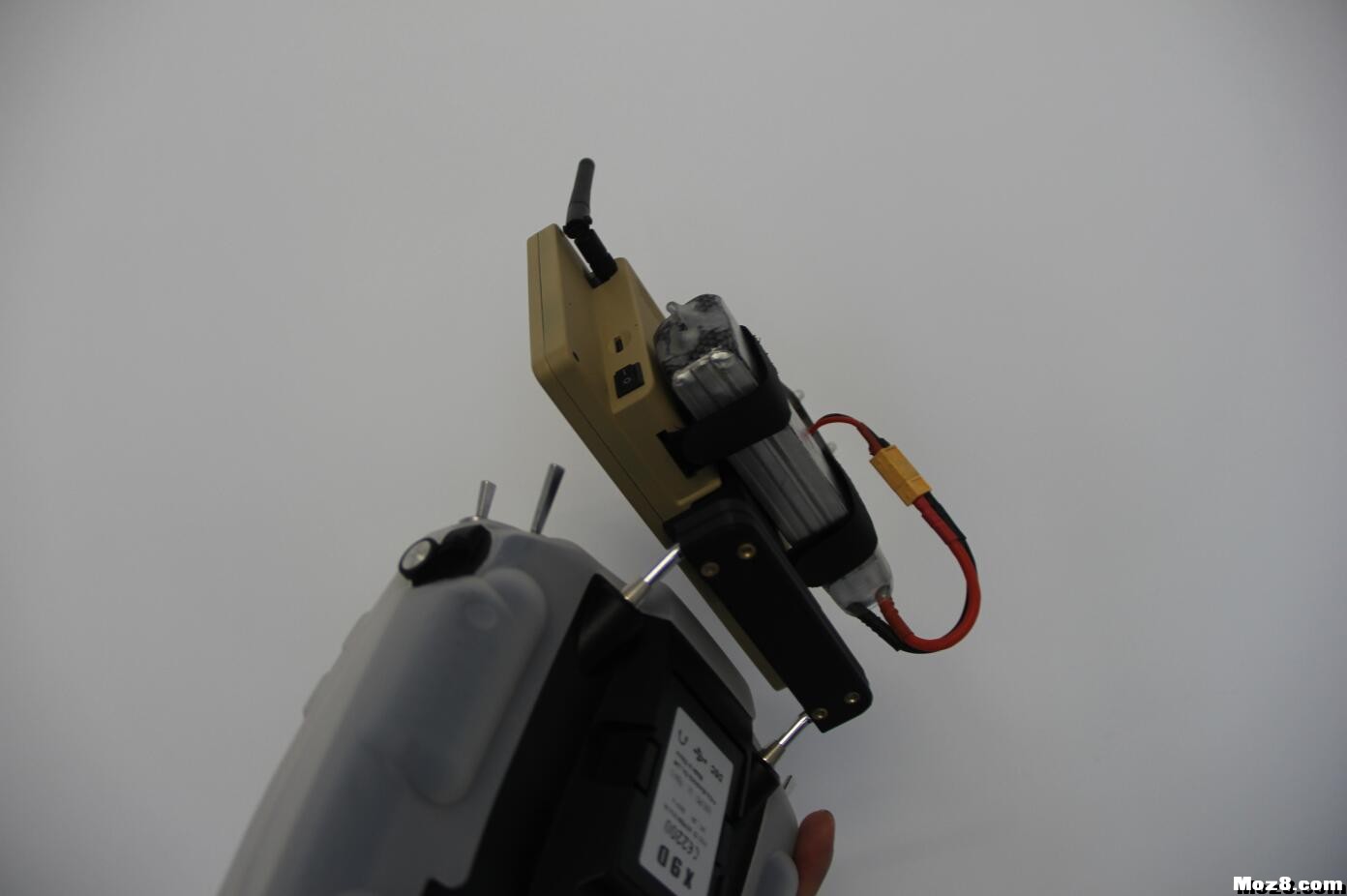 设计打印一个X9D两用FPV屏幕快接卡扣 遥控器 作者:lancer 2258 