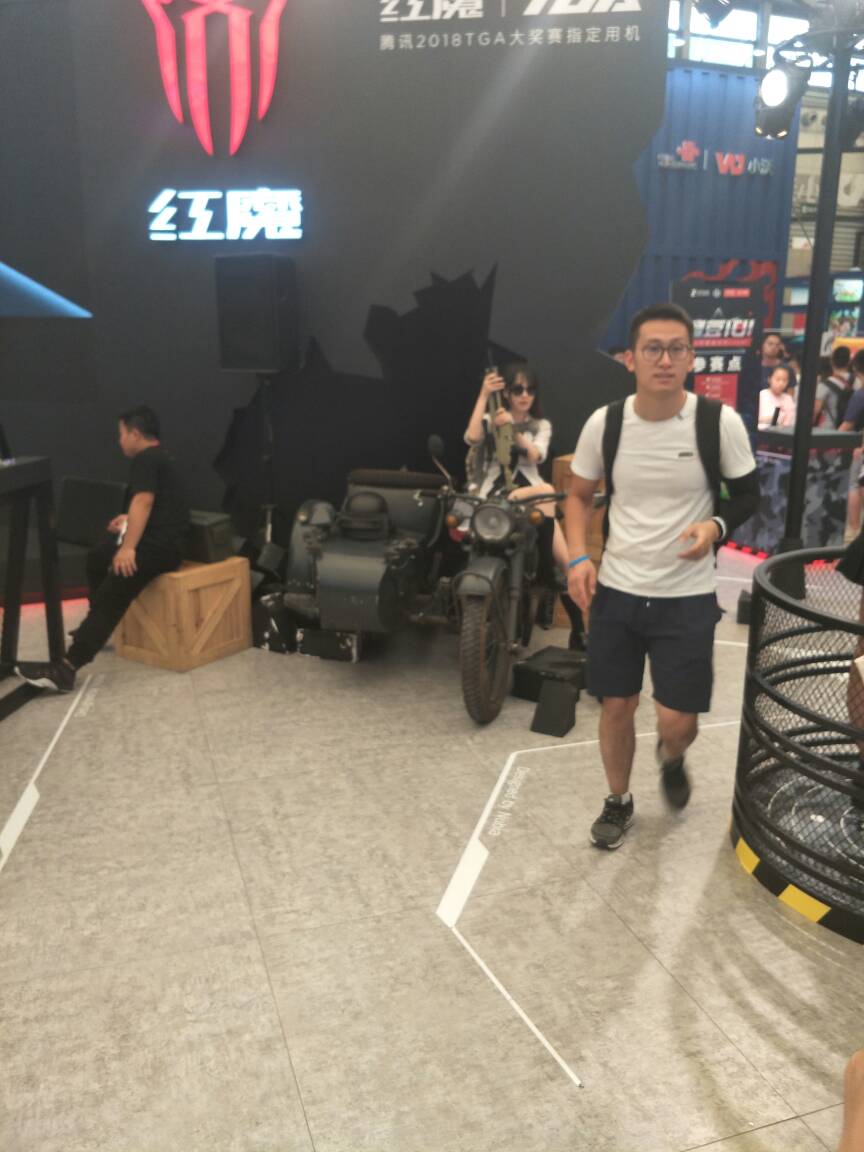 2018chinajoy上海国际展览中心 穿越机,模型,机器人,富斯,模拟器 作者:天山一棵松 5686 