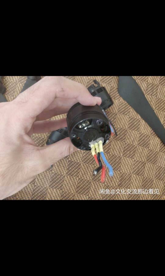 出三个  大疆3512电机 电机,大疆 作者:lwhdsg 3610 
