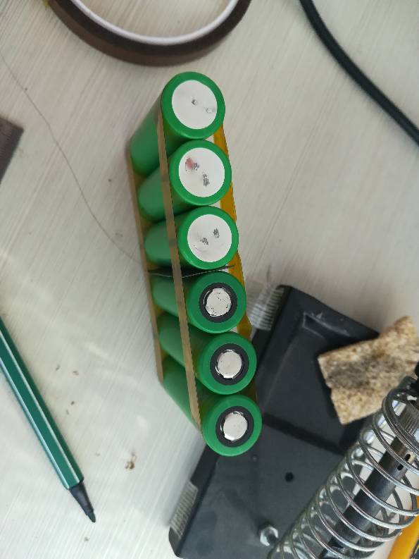 烙铁自组4s3p18650电池组 电池,飞翼,超级电容电池 作者:飞一样的感觉 395 