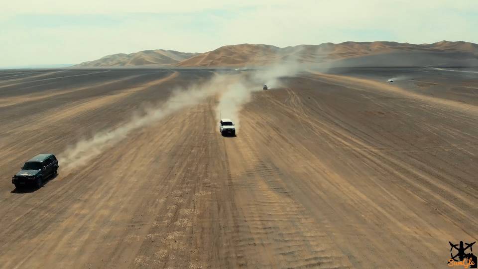 用穿越机在沙漠追拍越野车“滚刀锋”[SumGle_FPV] 穿越机,越野车 作者:SumGle 8706 