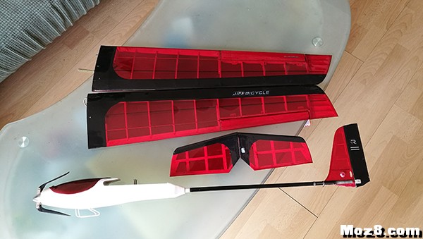 新做的1.45米电滑试飞 电池,电调,轻木,马达,蒙皮 作者:dclanren 2557 
