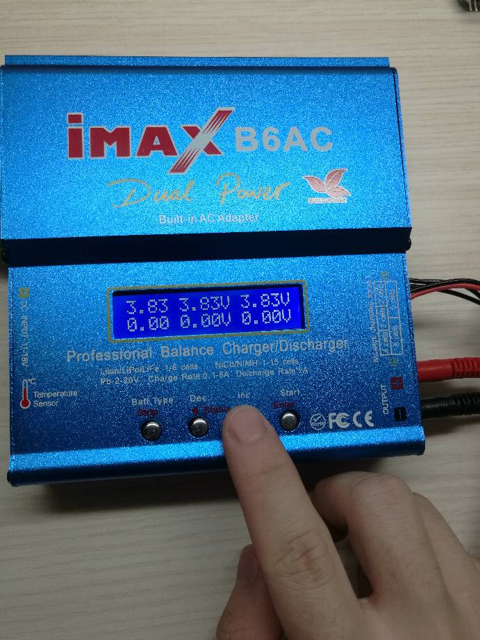 求教B6ac电压显示不准问题 电池,充电器 作者:柜台机 8460 