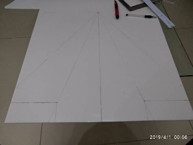 纸飞机中的战斗机  作者:黄海 9223 