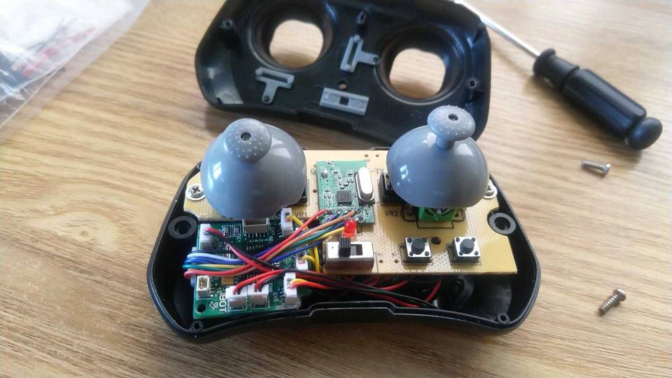 做了个萝莉1代小遥控器 电池,天线,遥控器 作者:bg9gke 9955 