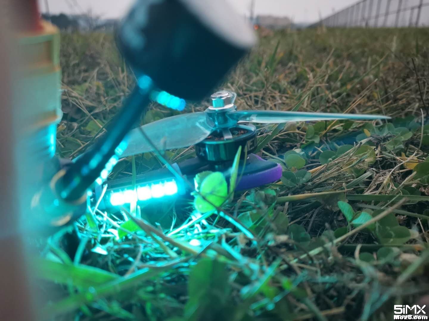 【1块钱】做个穿越机可编程LED灯条 穿越机,led,灯板,灯条,led 作者:酒鬼橘子 2145 