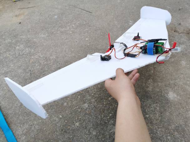 超简单的kt板飞翼 舵机,电机,图纸,飞翼 作者:炸出新高度 9886 