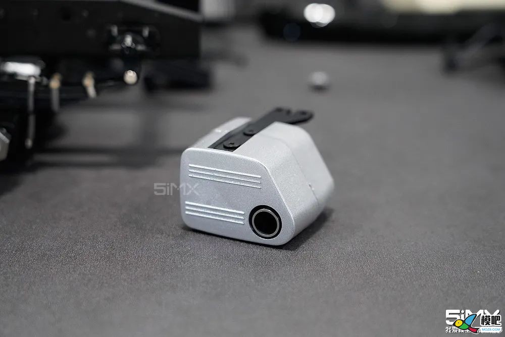 机器杰克教你一步一步组装MAN F2000 4x2拖头模型 车模,仿真,模型,电池,舵机 作者:000100^ 325 