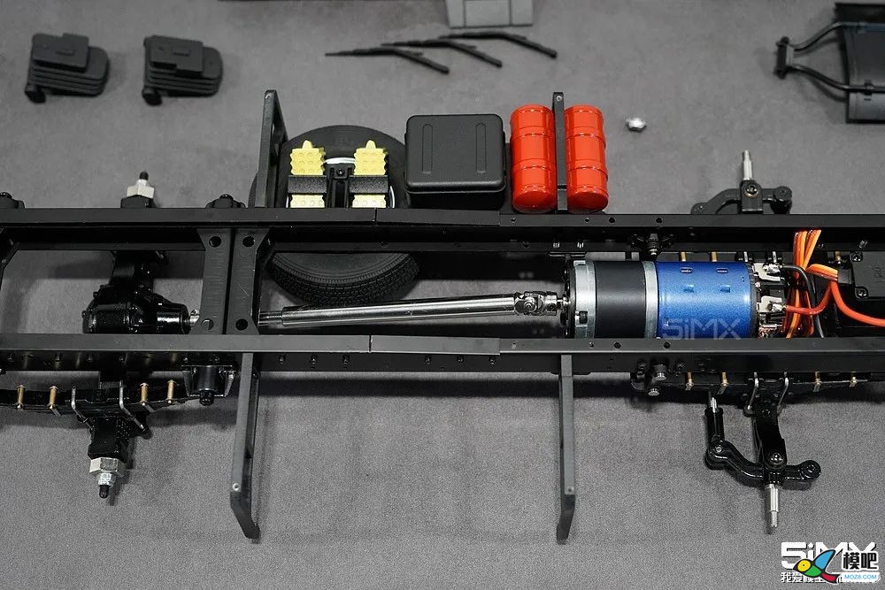 机器杰克教你一步一步组装MAN F2000 4x2拖头模型 车模,仿真,模型,电池,舵机 作者:000100^ 7521 