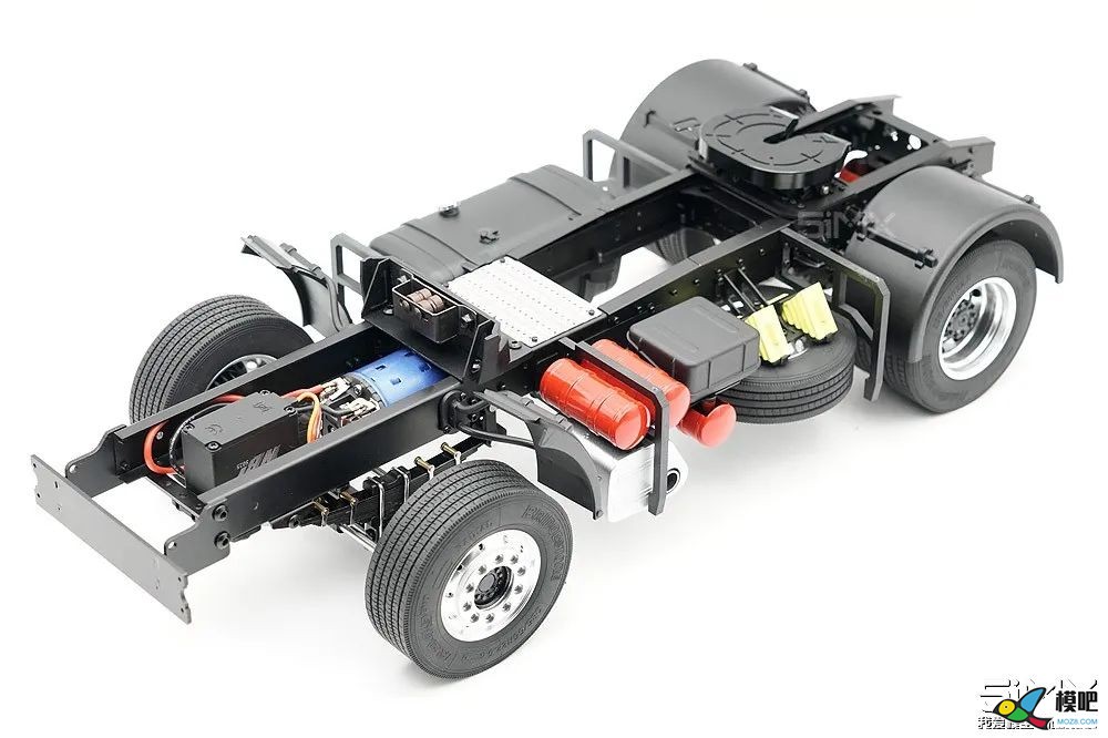 机器杰克教你一步一步组装MAN F2000 4x2拖头模型 车模,仿真,模型,电池,舵机 作者:000100^ 1264 
