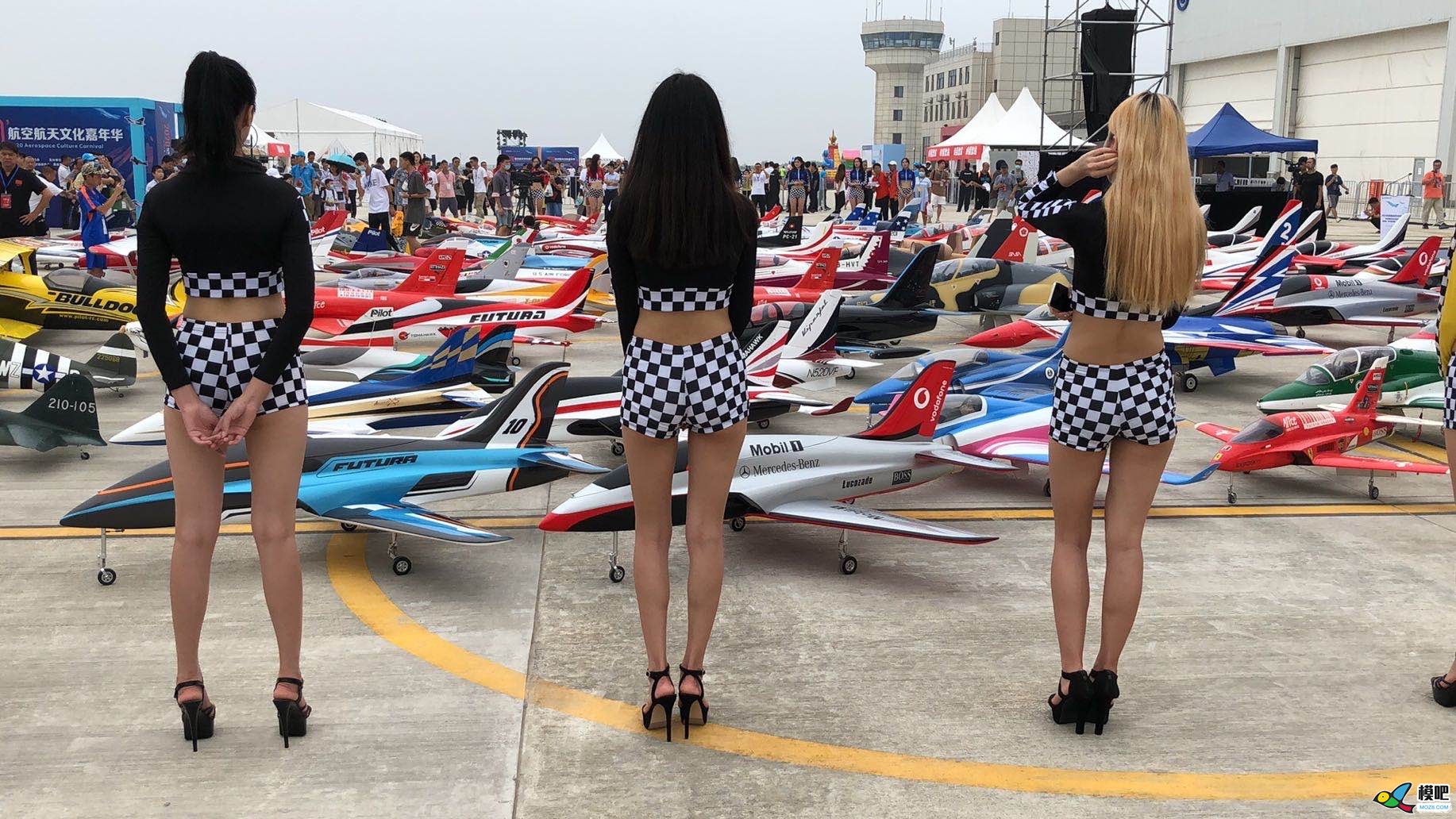 组图：西安航空大会上面的飞机与美女 航空大会,美女 作者:fIsKGp 8611 