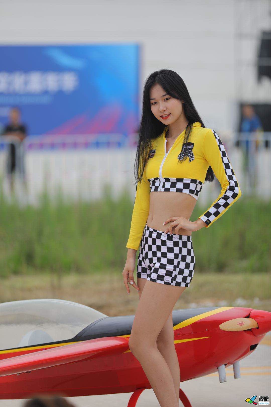 组图：西安航空大会上面的飞机与美女 航空大会,美女 作者:fIsKGp 446 
