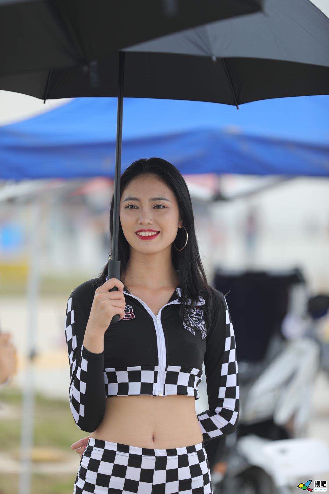 组图：西安航空大会上面的飞机与美女 航空大会,美女 作者:fIsKGp 5616 